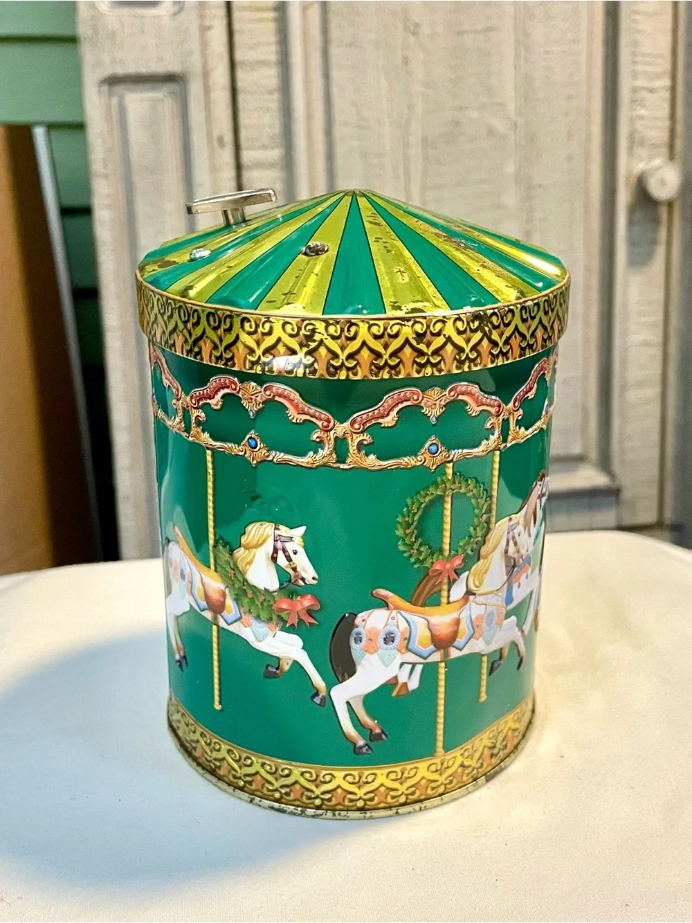 *GUC* 2008 German Cookie Tin & Music Box - Green - Christmas Carousel Horses